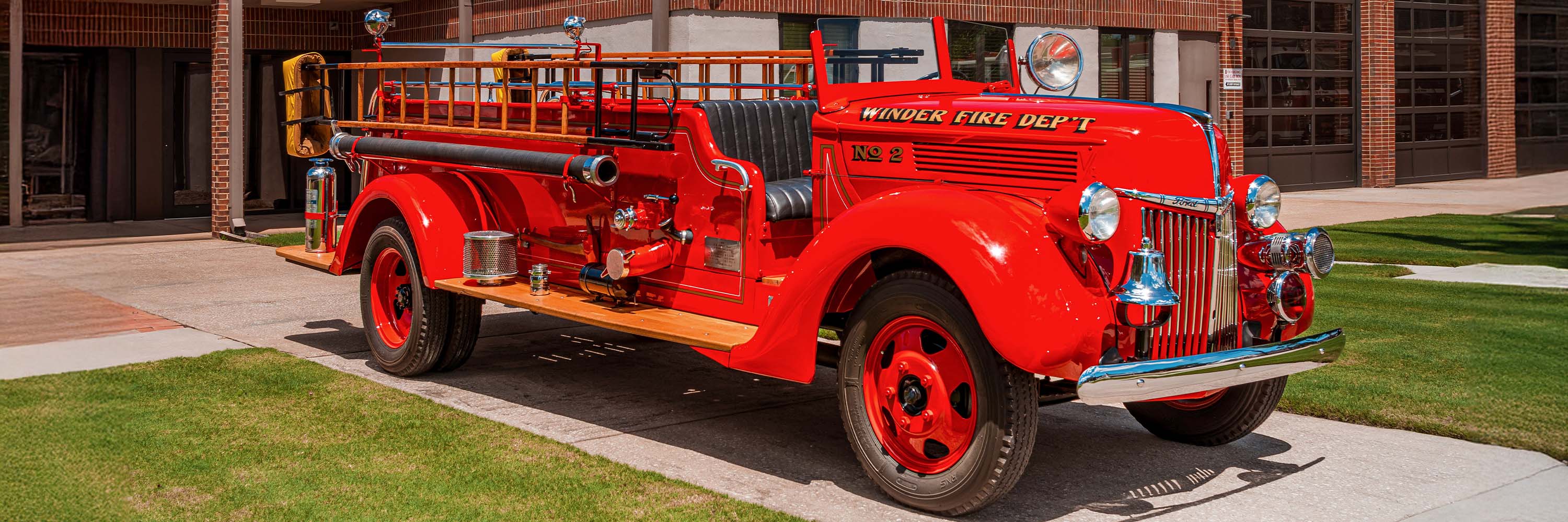 1940 Peter Pirsch Fire Truck outside Fire Station 1